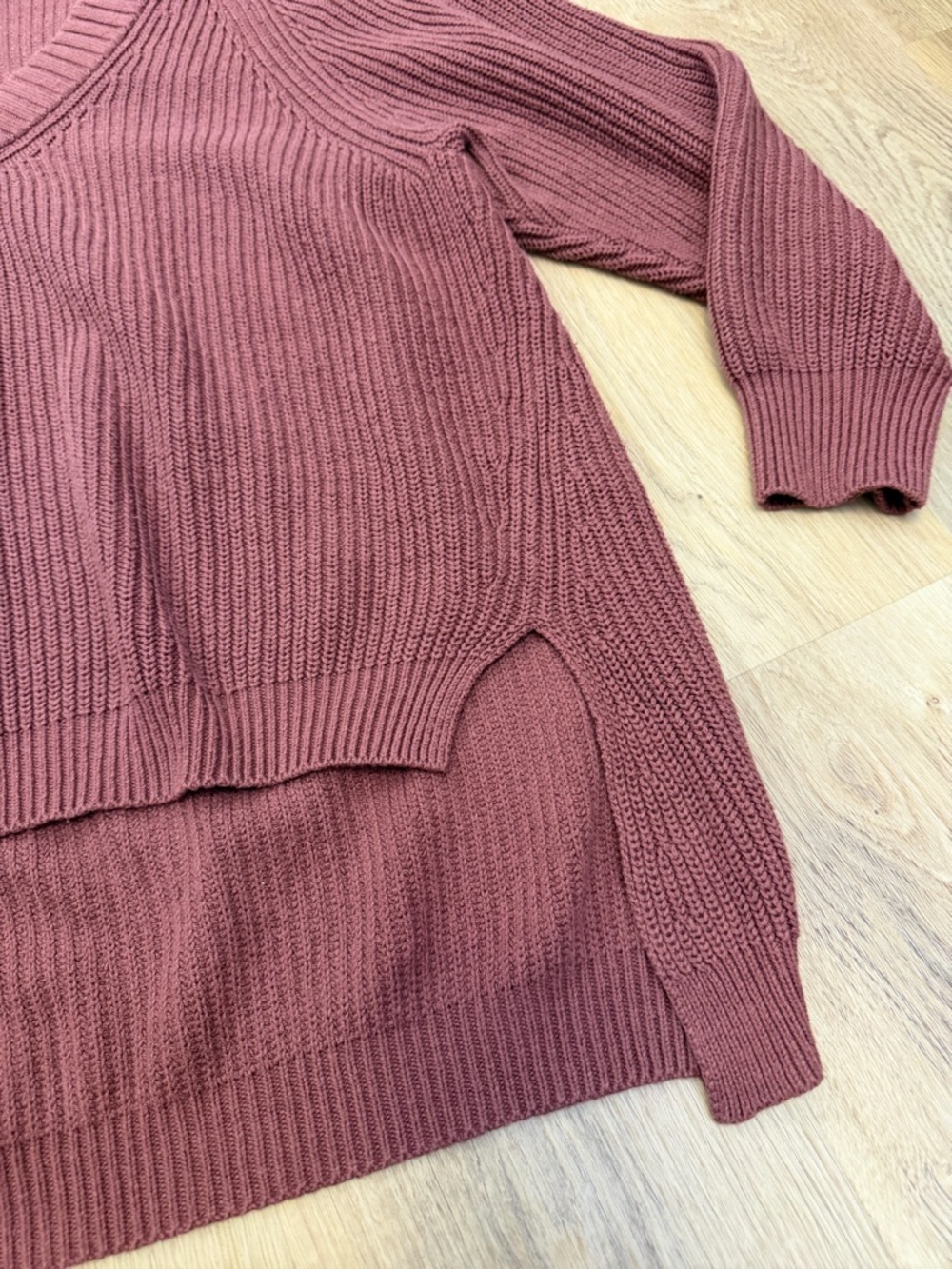 Express Mauve V-Neck Ribbed Sweater - Picture 5 of 6